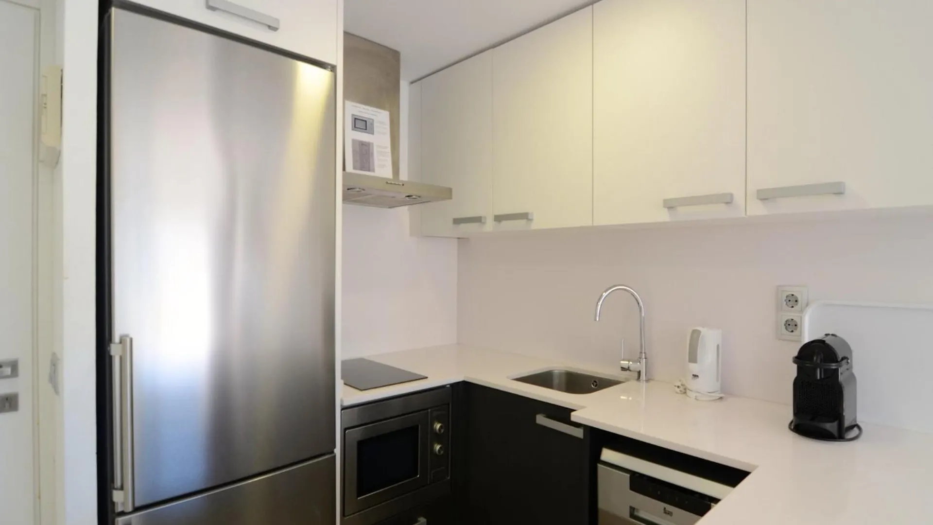 아파트 Apartamento Con Piscina Festastar 209 레스타르티트