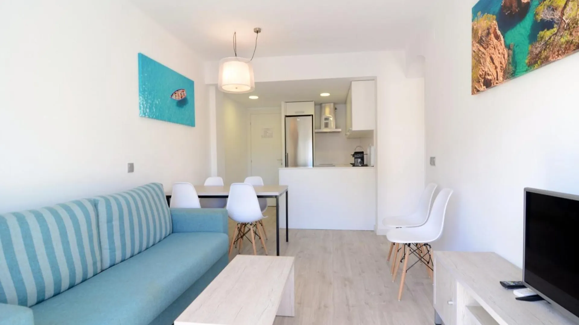 Apartamento Con Piscina Festastar 209 레스타르티트
