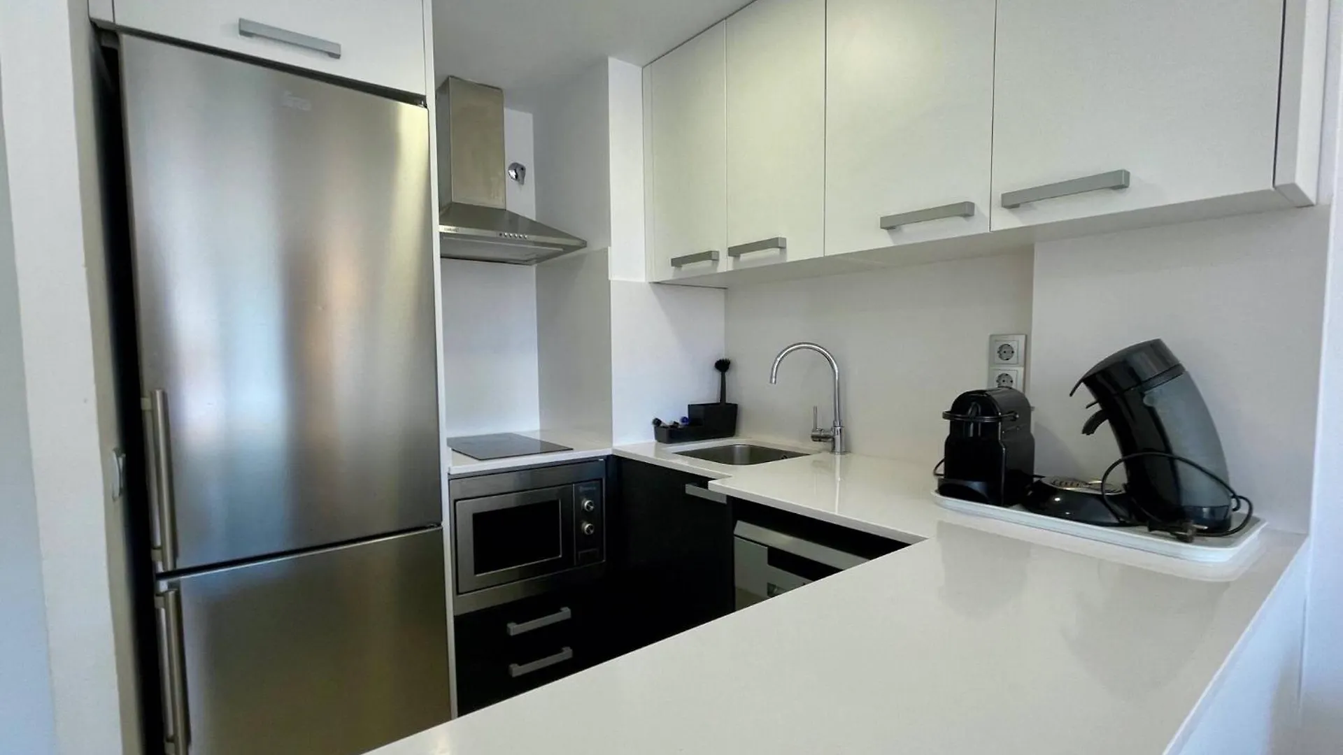 Apartamento Con Piscina Festastar 209 레스타르티트