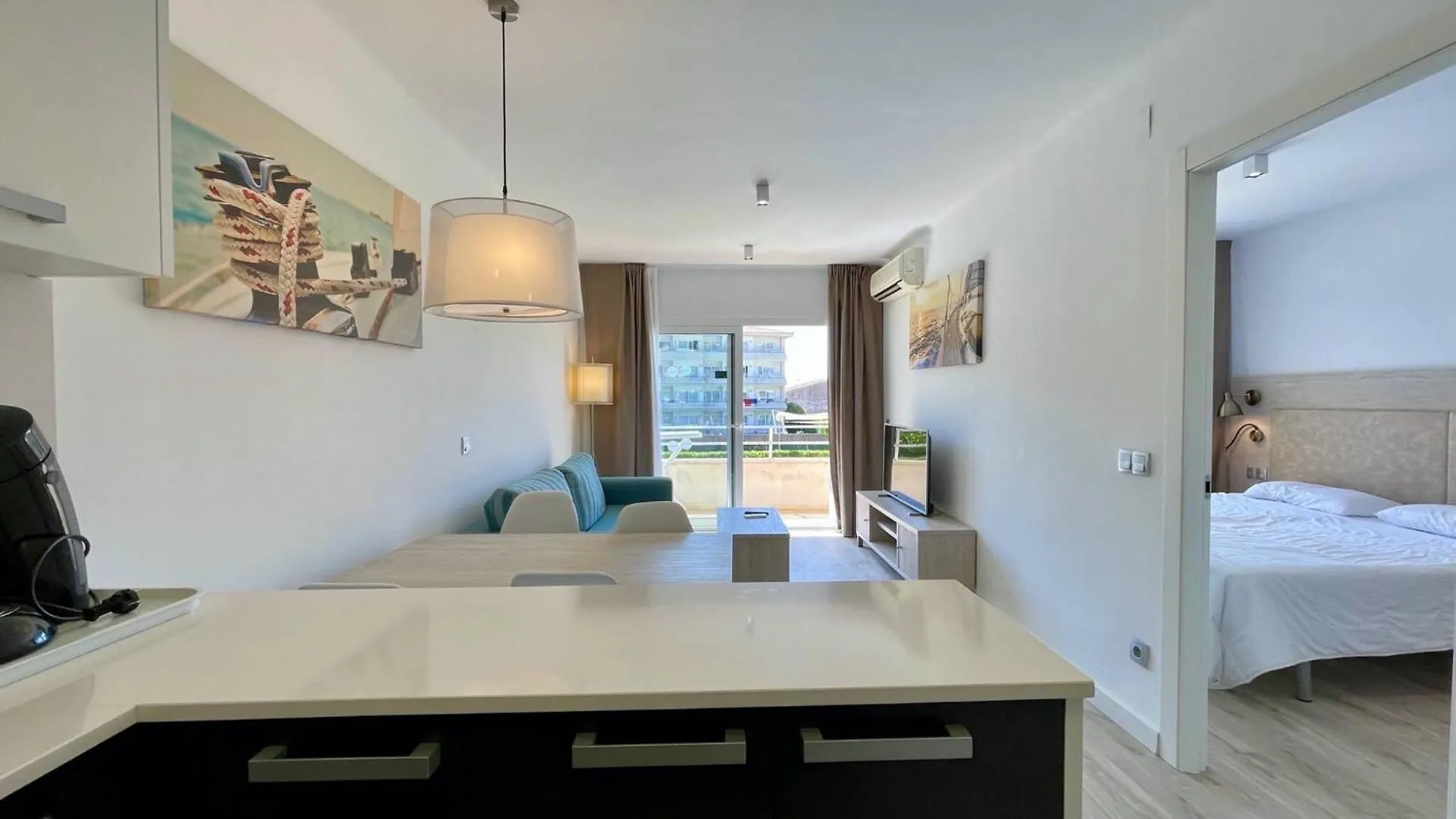 Apartamento Con Piscina Festastar 209 레스타르티트 0*,
