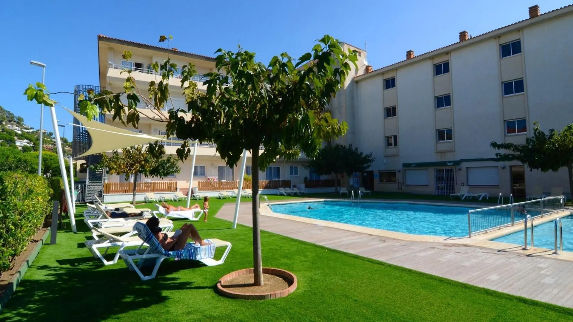 아파트 Apartamento Con Piscina Festastar 209 레스타르티트