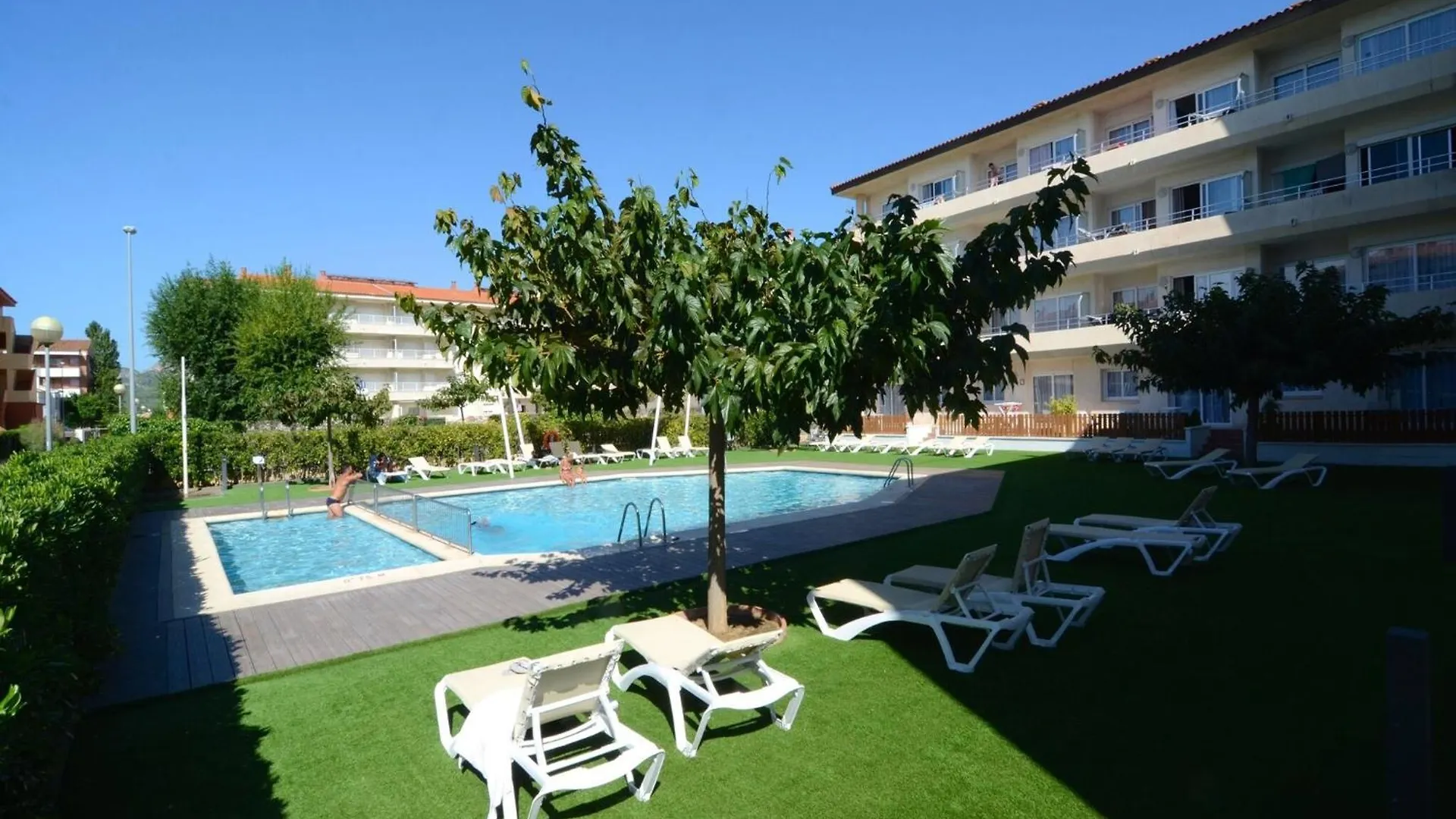 Apartamento Con Piscina Festastar 209 레스타르티트