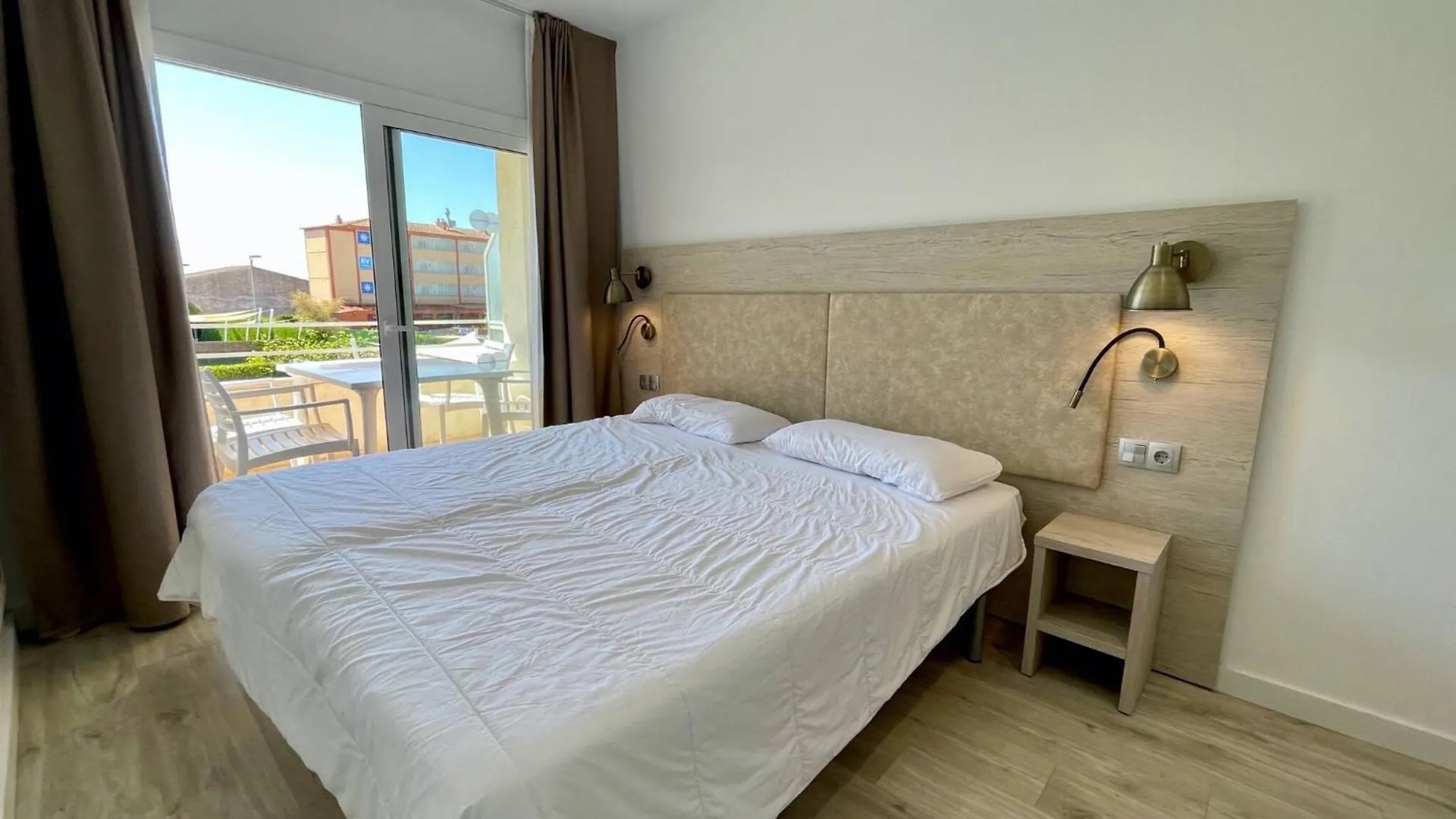 Apartamento Con Piscina Festastar 209 L'Estartit Spain